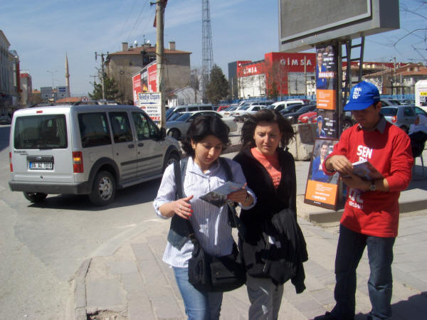 'Sendikalı Ol!' kampanyası Ankara Sincan'da