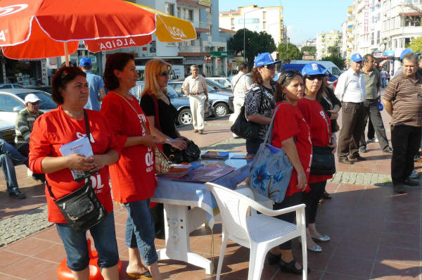 'Sendikalı Ol' kampanyası Aliağa'da