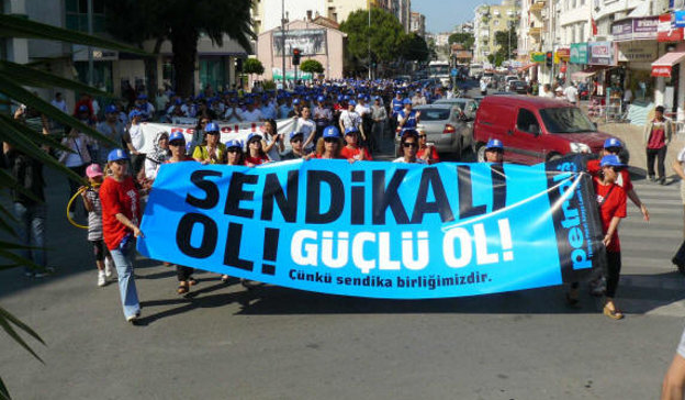 'Sendikalı Ol' kampanyası Aliağa'da