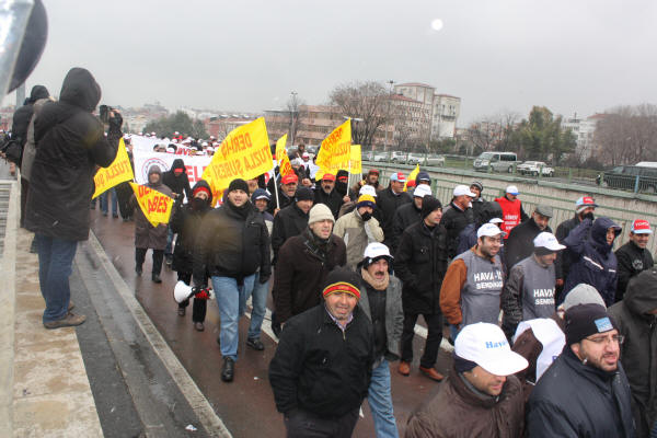 'Yandaş sendika sevdanızdan vazgeçin'