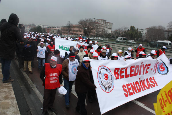 'Yandaş sendika sevdanızdan vazgeçin'