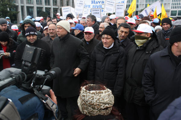 'Yandaş sendika sevdanızdan vazgeçin'