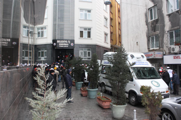 'Yandaş sendika sevdanızdan vazgeçin'