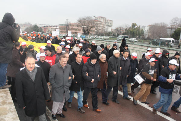 'Yandaş sendika sevdanızdan vazgeçin'