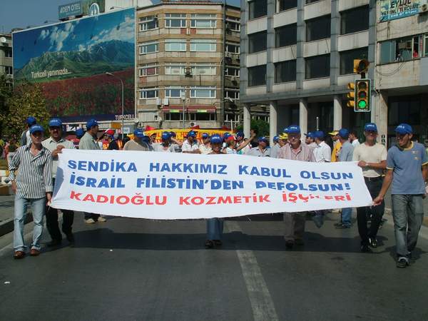 ABD ve İsrail Kadıköy'de protesto edildi