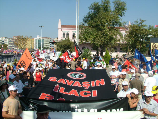 ABD ve İsrail Kadıköy'de protesto edildi