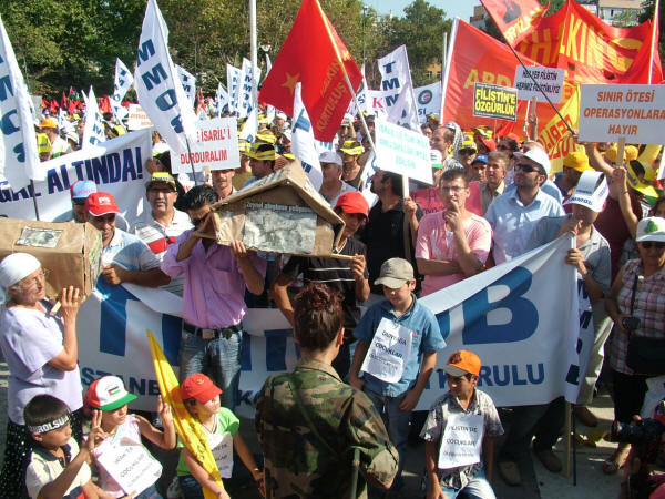 ABD ve İsrail Kadıköy'de protesto edildi