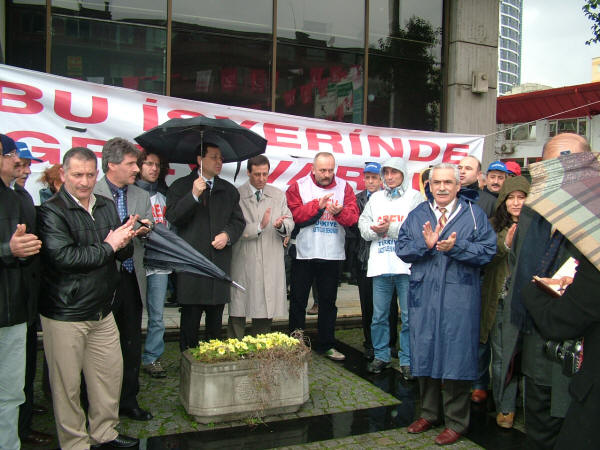 ATV-Sabah Çalışanlarının Grevine Destek