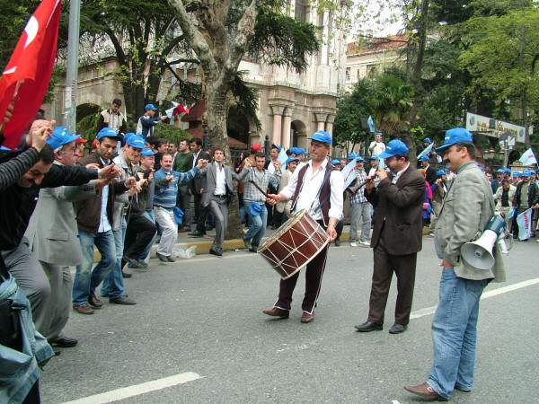 Baskıya rağmen Taksim'e çıkıldı