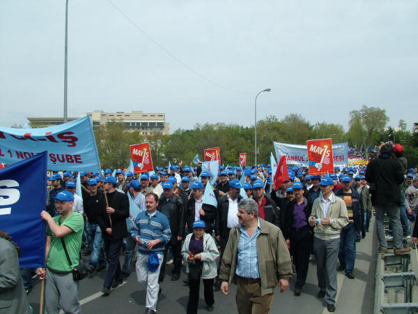 Baskıya rağmen Taksim'e çıkıldı