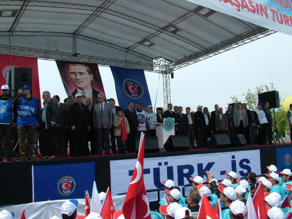 Baskıya rağmen Taksim'e çıkıldı