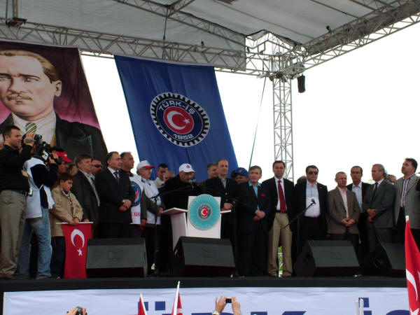 Baskıya rağmen Taksim'e çıkıldı