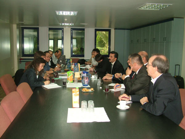 ICEM, IUF ve ITF temsilcileri, Unilever depoları önünde 147 gündür direnen TÜMTİS üyesi işçileri ziyaret etti