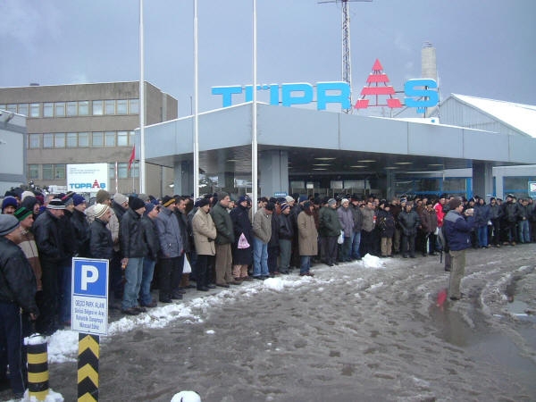 Tüpraş İzmit Rafinerisi'nde iş bırakma eylemi