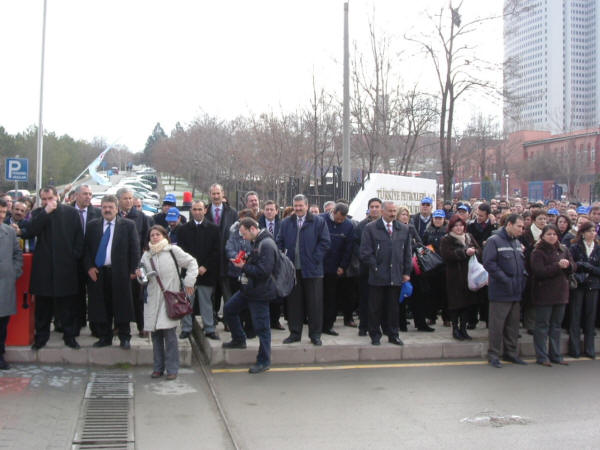 TPAO ve BOTAŞ'ta TİS’e yönelik uyarı eylemleri