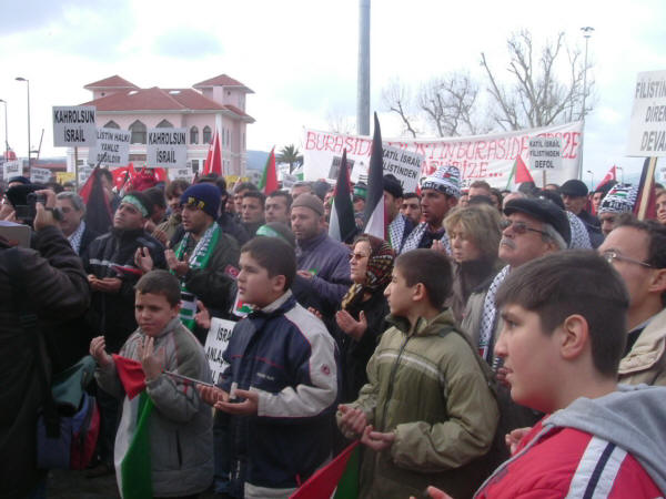 Bandırma'da Filistin ile dayanışma mitingi