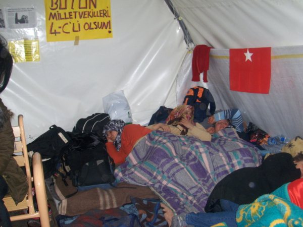 Tekel direnişinin 68. gününde sınıf dayanışması