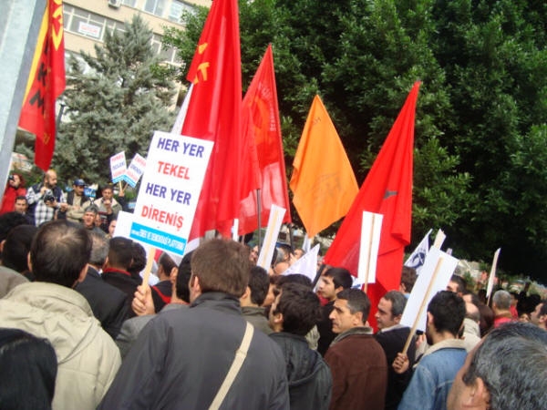 Tekel işçilerinin eylemine destekler devam ediyor