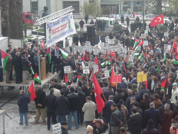 Bandırma'da Filistin ile dayanışma mitingi