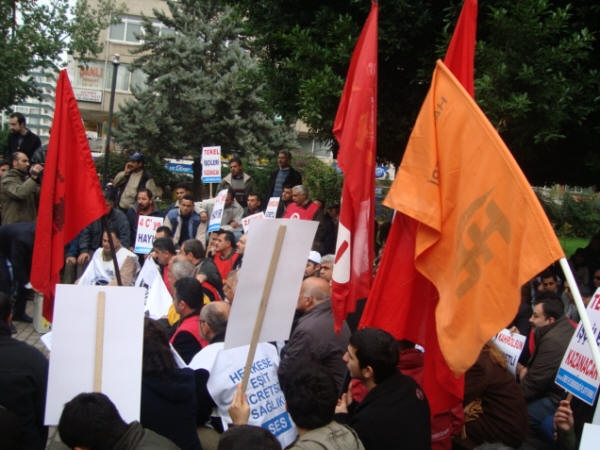 Tekel işçilerinin eylemine destekler devam ediyor