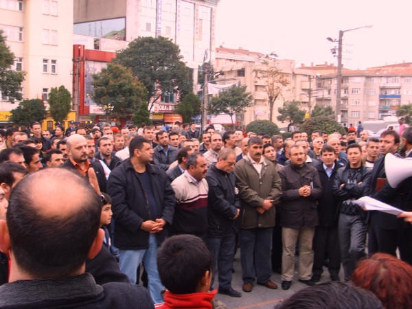 Gebze Şubemiz Sendikalar Birliği'nin etkinliklerine öncülük ediyor