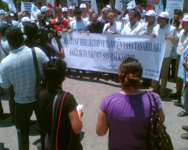Kamu hastane birlikleri ve tam gün yasa tasarısı eylemi
