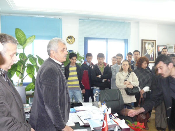 Öğrencilerden Petrol-İş'e teşekkür ziyareti