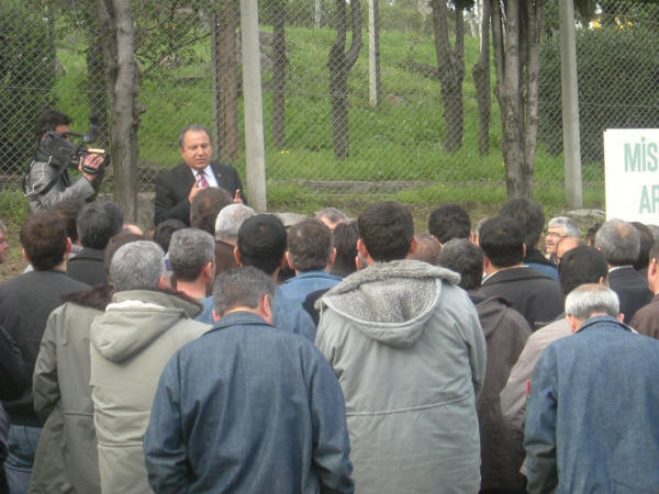 Toros Tarım'da grev ilanı asıldı