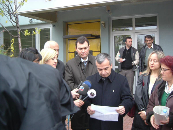 'Halkın Haber Alma Özgürlüğüne Engel'