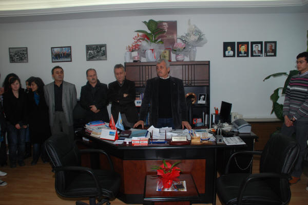 Öğrencilerden Petrol-İş'e teşekkür ziyareti