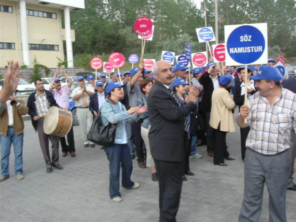 Botaş işçileri iş bıraktı
