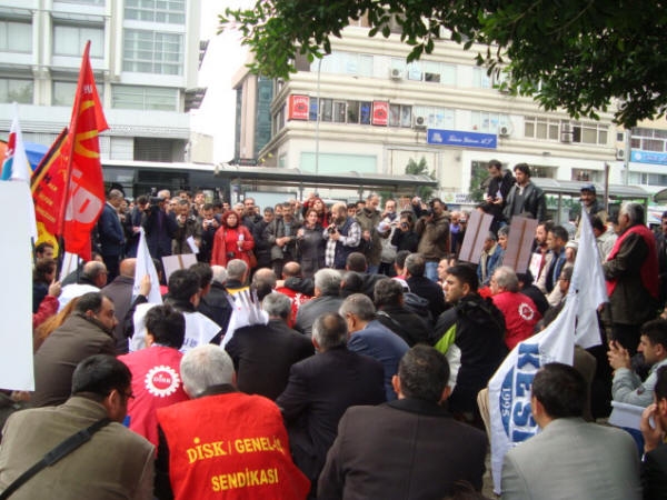 Tekel işçilerinin eylemine destekler devam ediyor