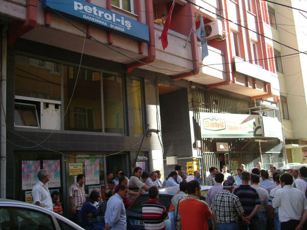 Akaryakıt zammına karşı protesto