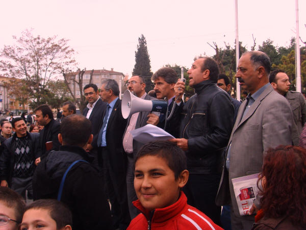 Gebze Şubemiz Sendikalar Birliği'nin etkinliklerine öncülük ediyor
