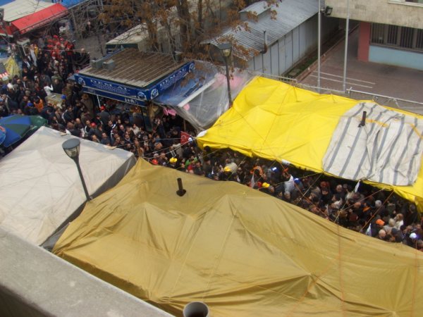 Tekel direnişinin 68. gününde sınıf dayanışması