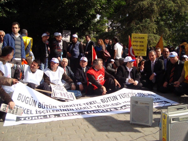 Tekel işçileriyle dayanışma eylemi