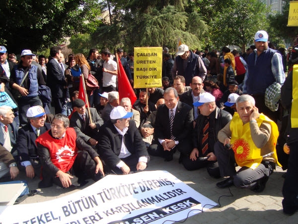 Tekel işçileriyle dayanışma eylemi