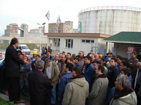 Toros Tarım'da ücretsiz izin dayatmasına tepki