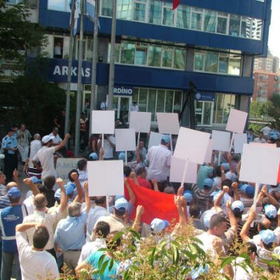 Arkas Holding işten çıkardığı işçileri derhal geri almalıdır