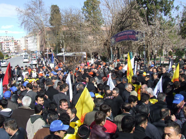 Adıyama'da bir günlük iş bırakma eylemi
