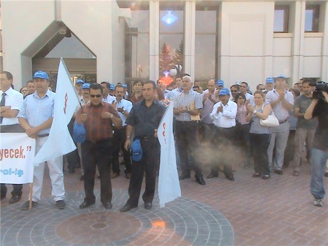 Bir saat süreyle çalışmama hakkımızı kullandık