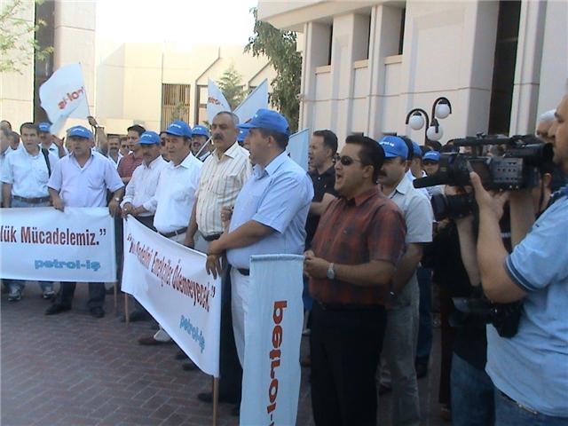 Bir saat süreyle çalışmama hakkımızı kullandık