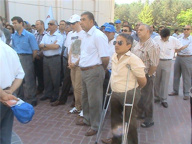 Bir saat süreyle çalışmama hakkımızı kullandık