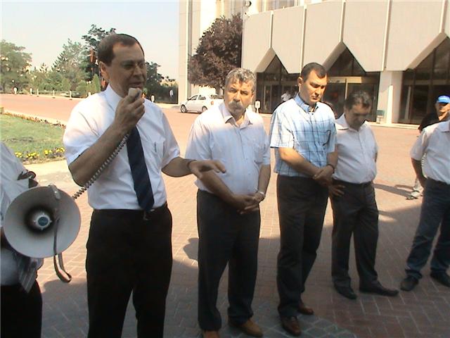 Bir saat süreyle çalışmama hakkımızı kullandık