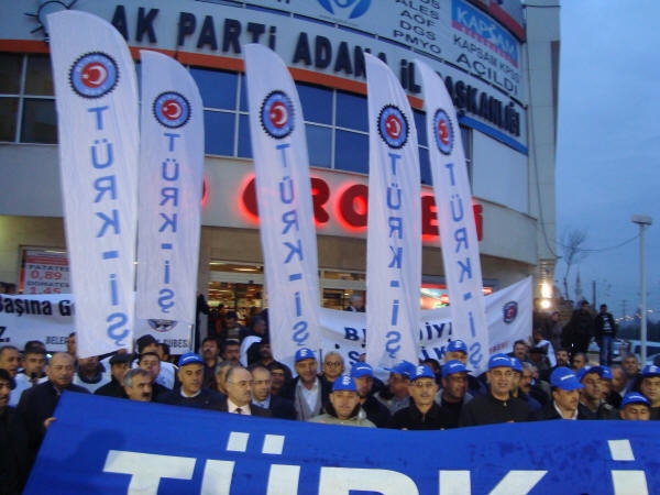 Adana'da Torba Yasaya karşı eylem