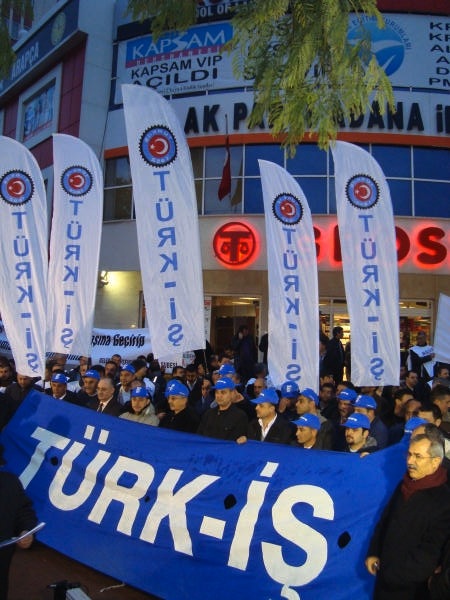 Adana'da Torba Yasaya karşı eylem