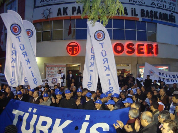 Adana'da Torba Yasaya karşı eylem