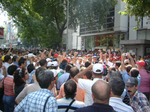 Kamu çalışanlarının mücadelesine destek