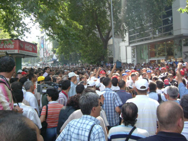 Kamu çalışanlarının mücadelesine destek