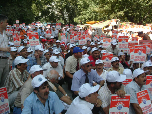 Kamu çalışanlarının mücadelesine destek